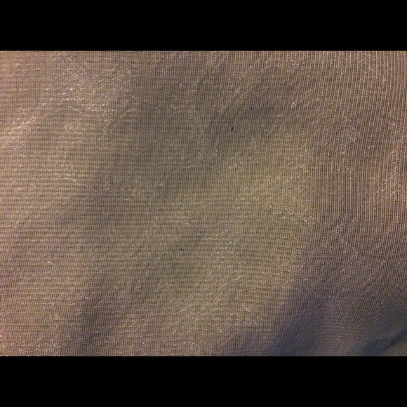 🌪LIKE NEW Gray Lightweight Scarf - Picture 3 of 4